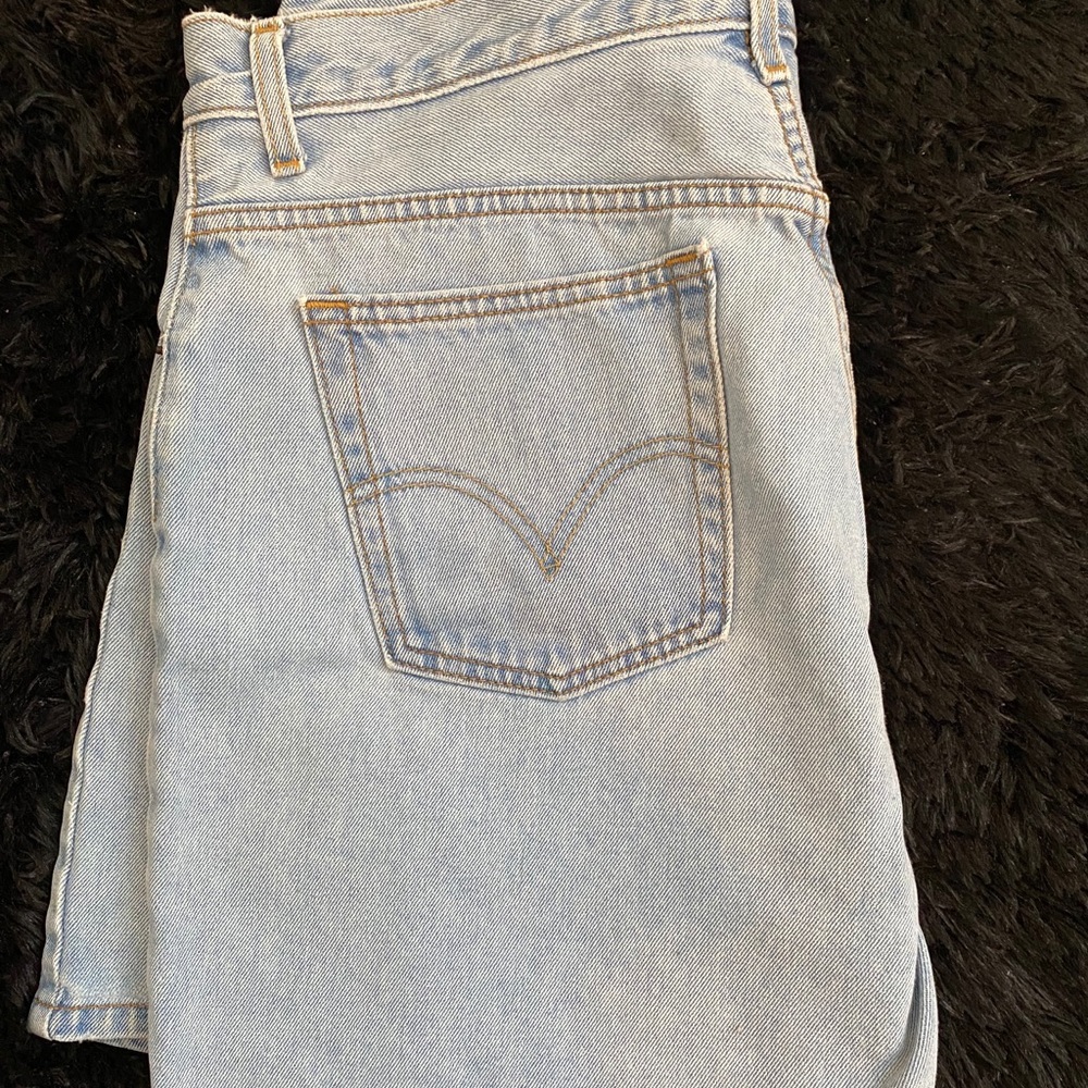 Levi’s Short - Picture 4 of 4